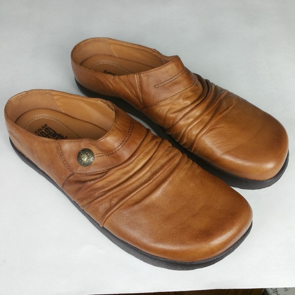 earth shoes mules